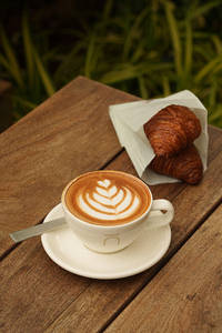Soft Interval - Latte & Croissant