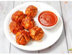 Chicken Schezwan Momos [6 Pieces]