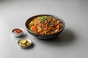Veg Schezwan Noodles (750ml)