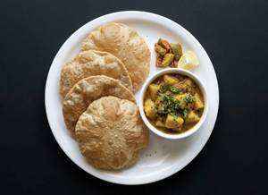 4 Poori with Aloo Sabji