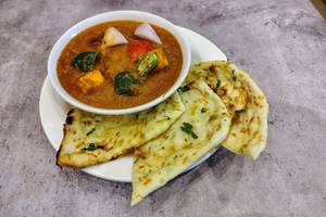 2 Masala Kulcha with Kadhai Paneer
