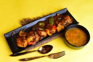 Chilli Paneer Momos (6 Pieces)