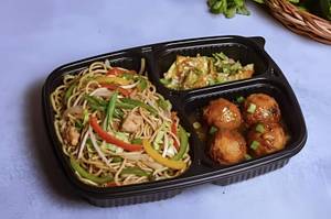 Mix Chowmein with Chicken Manchurian