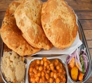 Puri 5 pc Suji Halwa 100 gm gm Chola