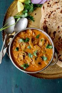 Mushroom masala with 2 tandoori roti