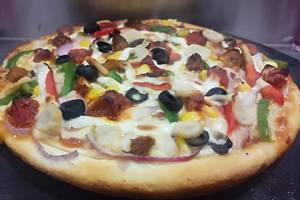 Spicy Chicken Pizza
