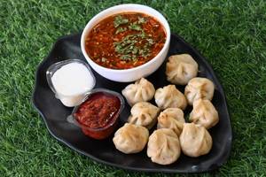 Veg Steamed Momos [8 Pieces]