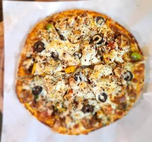 Grilled chicken pizza