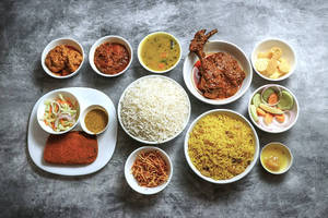 Shubho Diner Special Chicken Fish Thali