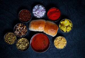 Nagarchi Misal Pav