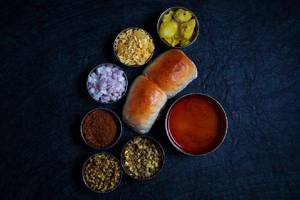 Puneri Misal Pav