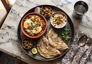 Egg Curry Masala with 2 Laccha Paratha (Mini) and Boondi Raita