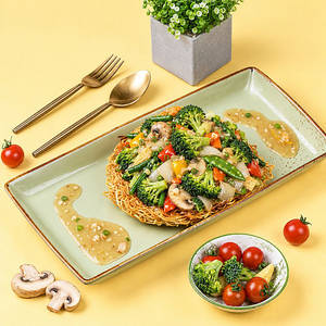 Veg Pan Fried Noodles In Cantonese Sauce