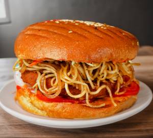 Fried Noodles Burger