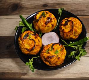 Veg Achari momos [