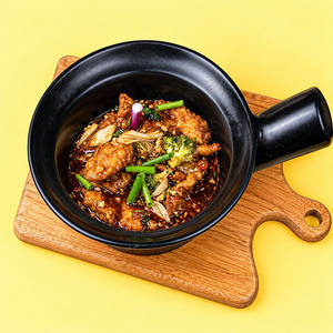 Chilli Basil Fish In A Clay Pot (basa)