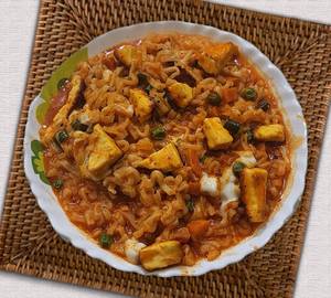 Cheesy Paneer Maggi