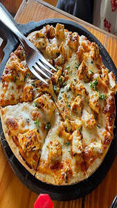 Sn-chicken Paneer Duo Pizza