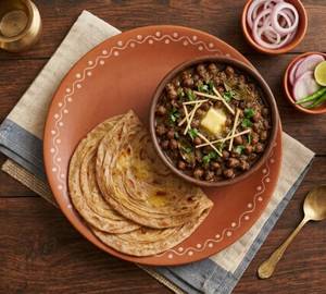 Pindi Chole With 2Pc Tawa Lachha Paratha
