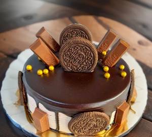  Kitkat & Oero Chocolate Cake