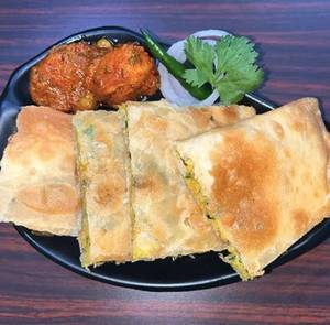 Chicken Mughlai Paratha [1 Piece]