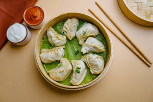 Steamed Chicken Momos [8 Pieces]