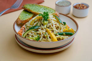 Aglio Olio Peperoncino Pasta (Veg)