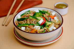 Hakka Noodles - Veg