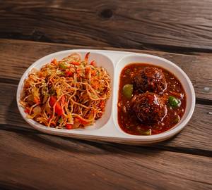 Veg Chowmin With 2Pc Veg Manchurian