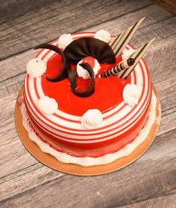 Strawberry Shiny Cake [700 Grams]