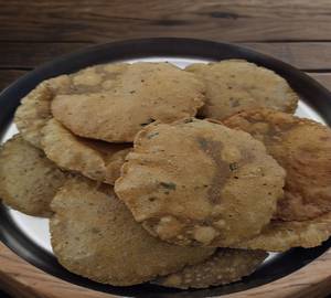 Methi Bajra Puri (25peic)