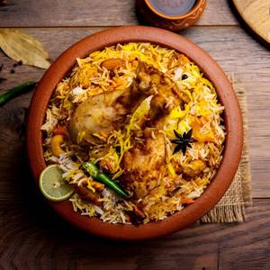 Chicken Chilli Biryani Full With Raita & Salan