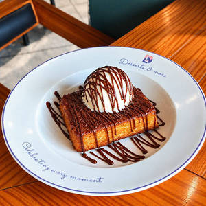 French Toast With Vanilla Chocolate