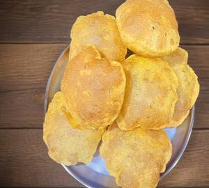 8 Namak Ajwain Poori Only (No sabji)