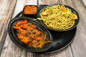 Egg Noodles With Chicken Crispy