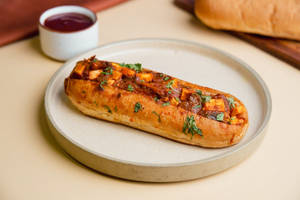 Chilli Paneer Hot Dog