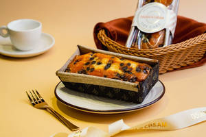 Vanilla ChocoChip Dry Cake