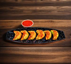 Fried veg momos