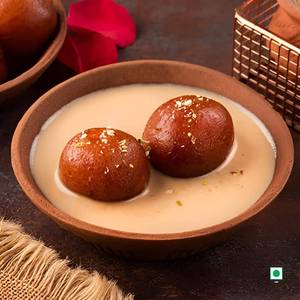 Gulab Jamun With Rabdi