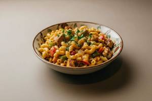 Chicken schezwan macaroni