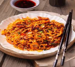 Egg Noodles With Chilli Chicken