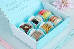 Pack Of 4 Cheesecakes And 4 Macarons