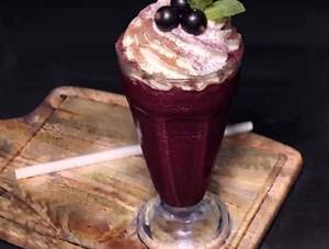 Black Current Shake