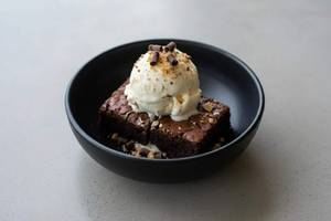Brownie with ice cream