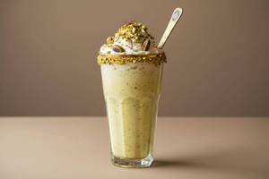 Pista Milkshake With Ice Cream