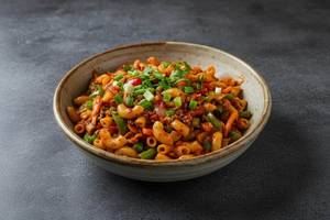 Veg schezwan macaroni