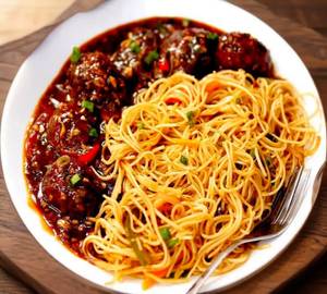 Veg Noodles With Manchurian