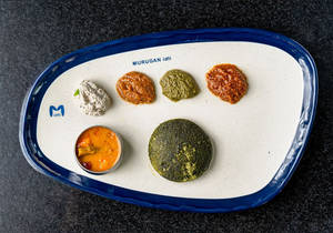 Curry Leaf Podi Idli (1pc)