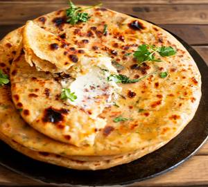 Palak Paratha [1 Piece]