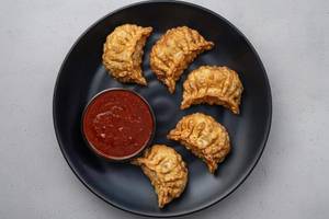 Fried Paneer Momos [5 Pieces]